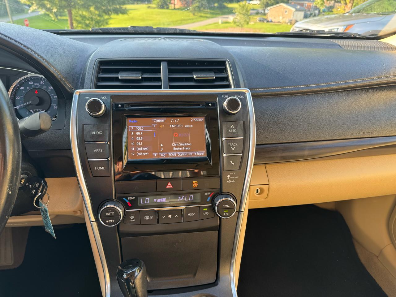 Toyota Camry 4dr Sdn I4 Auto XLE (Natl) 2015