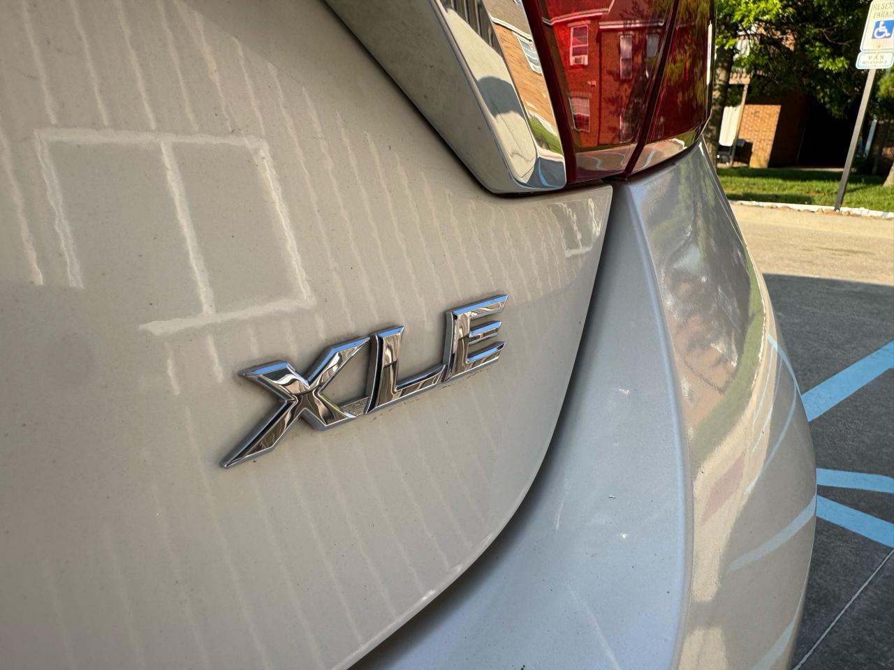 Toyota Camry 4dr Sdn I4 Auto XLE (Natl) 2015