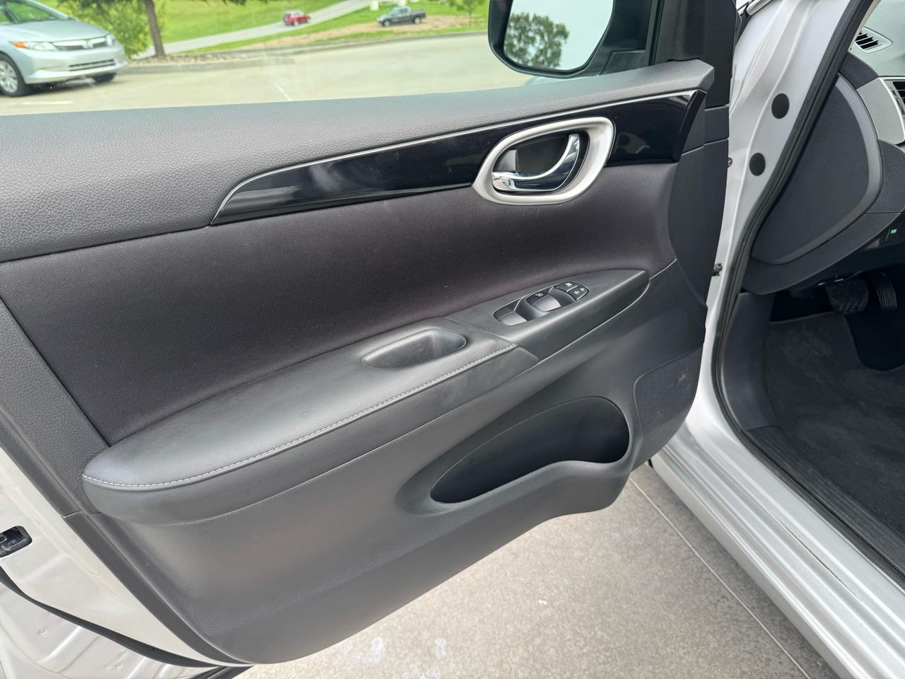 Nissan Sentra SV 4D Sedan 2019