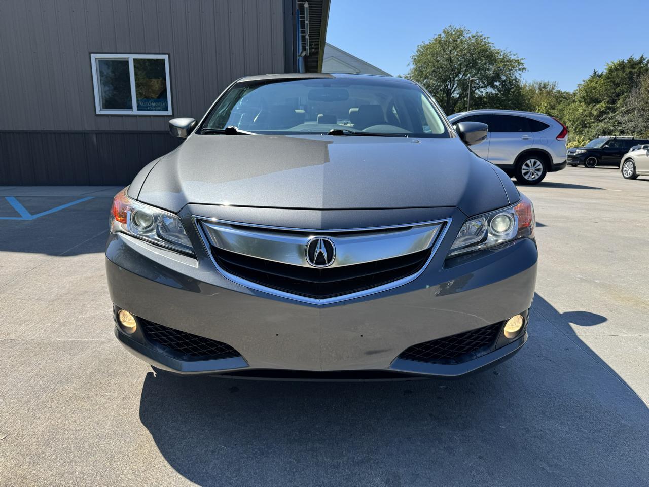 Acura ILX 4dr Sdn 2.0L Tech Pkg 2013