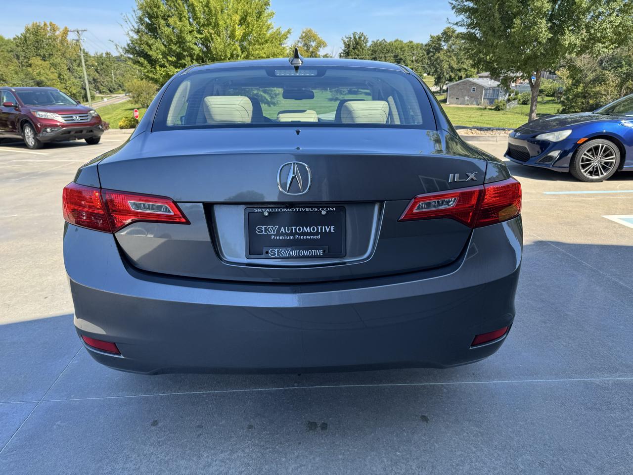 Acura ILX 4dr Sdn 2.0L Tech Pkg 2013