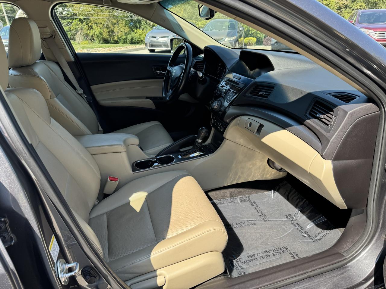 Acura ILX 4dr Sdn 2.0L Tech Pkg 2013