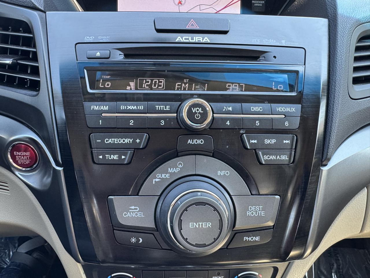 Acura ILX 4dr Sdn 2.0L Tech Pkg 2013
