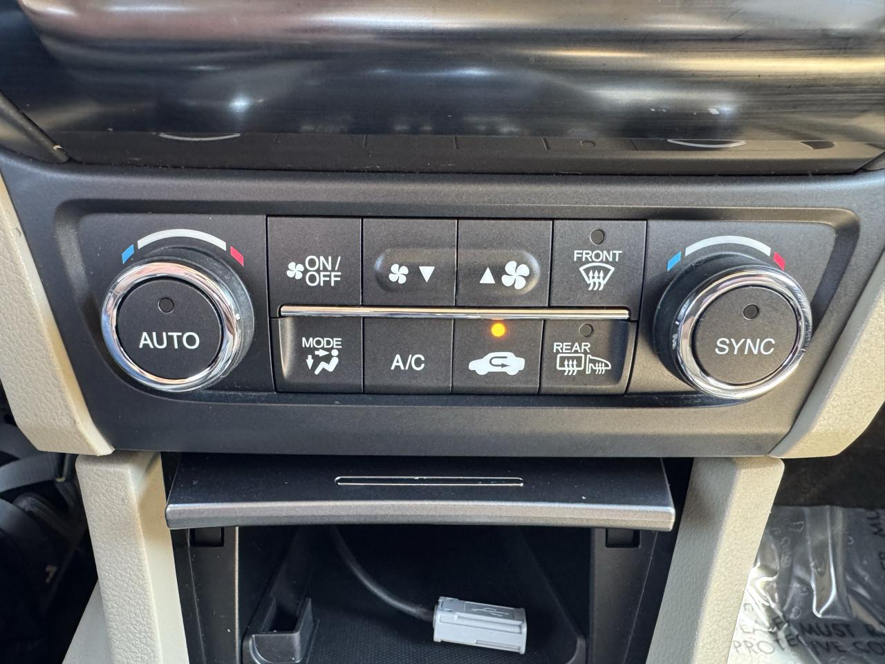 Acura ILX 4dr Sdn 2.0L Tech Pkg 2013