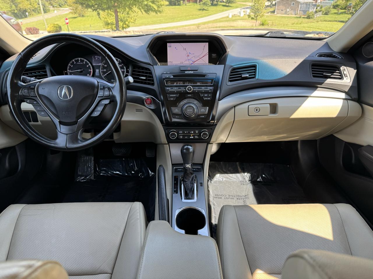 Acura ILX 4dr Sdn 2.0L Tech Pkg 2013