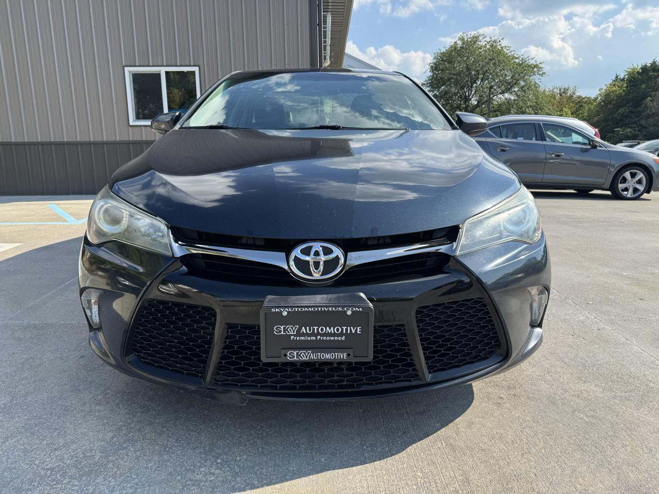 Toyota Camry 4dr Sdn I4 Auto XLE (Natl) 2015
