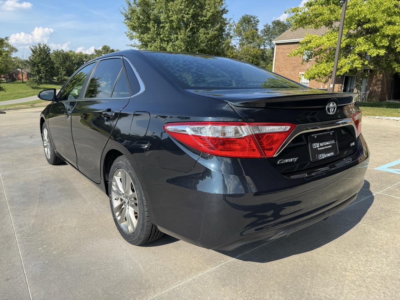 Toyota Camry 4dr Sdn I4 Auto XLE (Natl) 2015