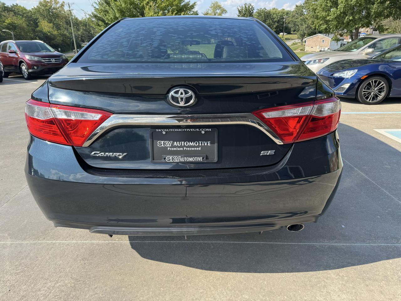 Toyota Camry 4dr Sdn I4 Auto XLE (Natl) 2015