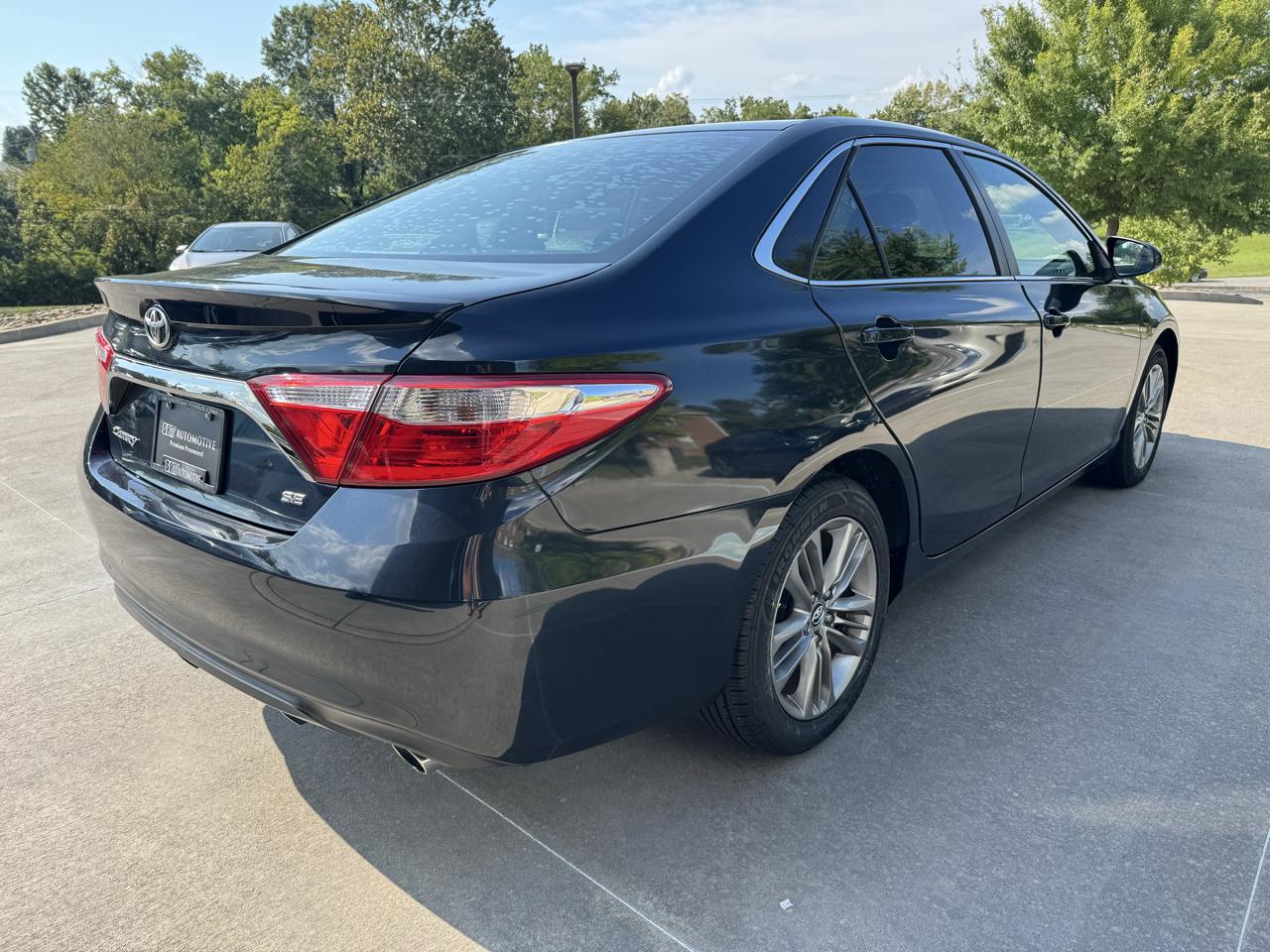 Toyota Camry 4dr Sdn I4 Auto XLE (Natl) 2015