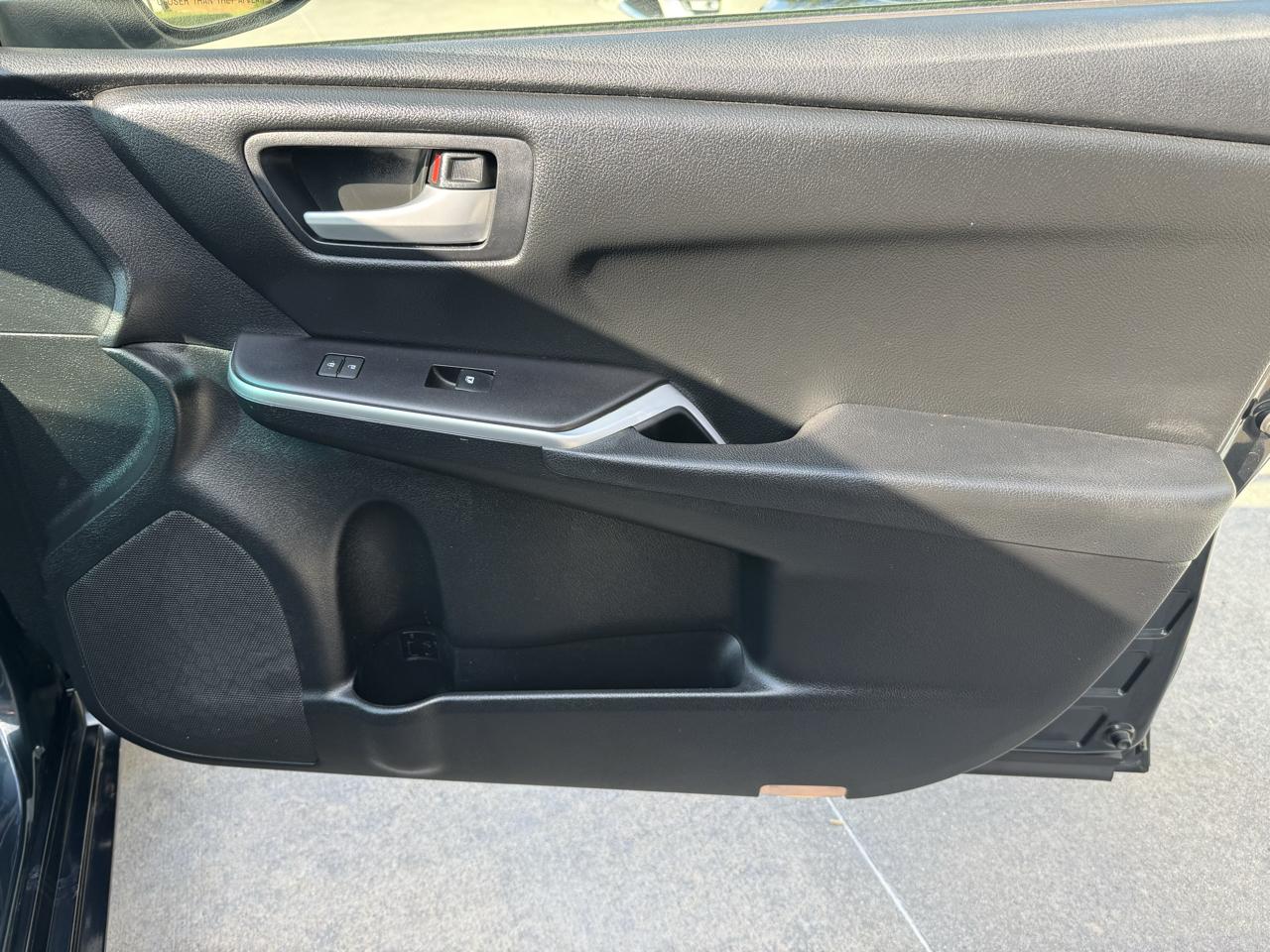 Toyota Camry 4dr Sdn I4 Auto XLE (Natl) 2015