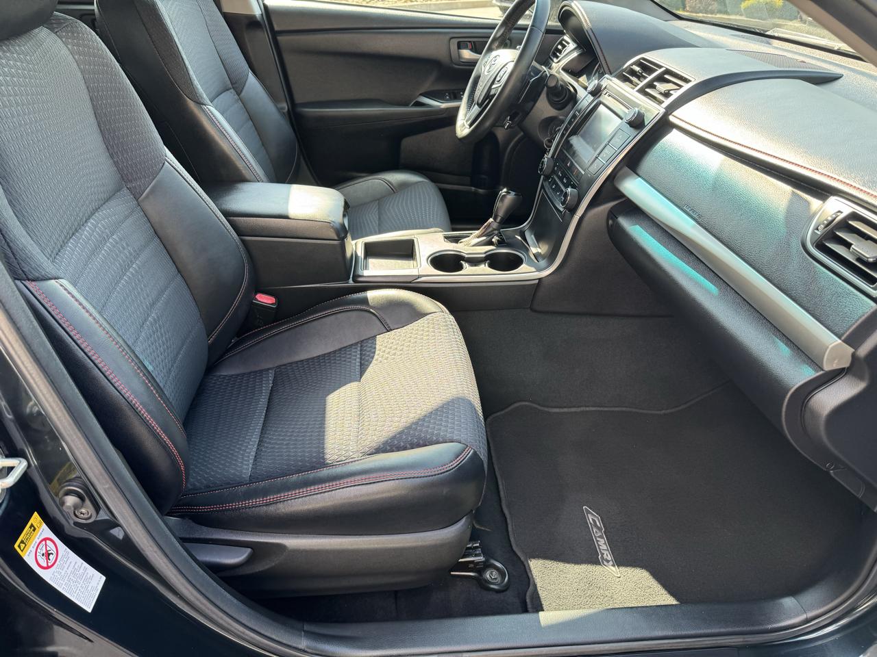 Toyota Camry 4dr Sdn I4 Auto XLE (Natl) 2015