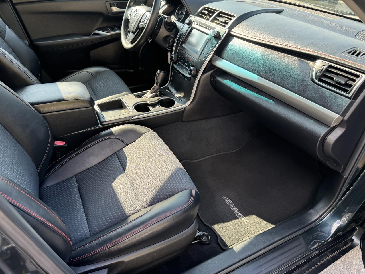 Toyota Camry 4dr Sdn I4 Auto XLE (Natl) 2015
