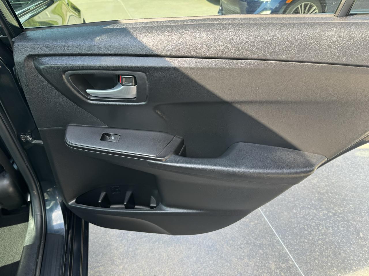 Toyota Camry 4dr Sdn I4 Auto XLE (Natl) 2015