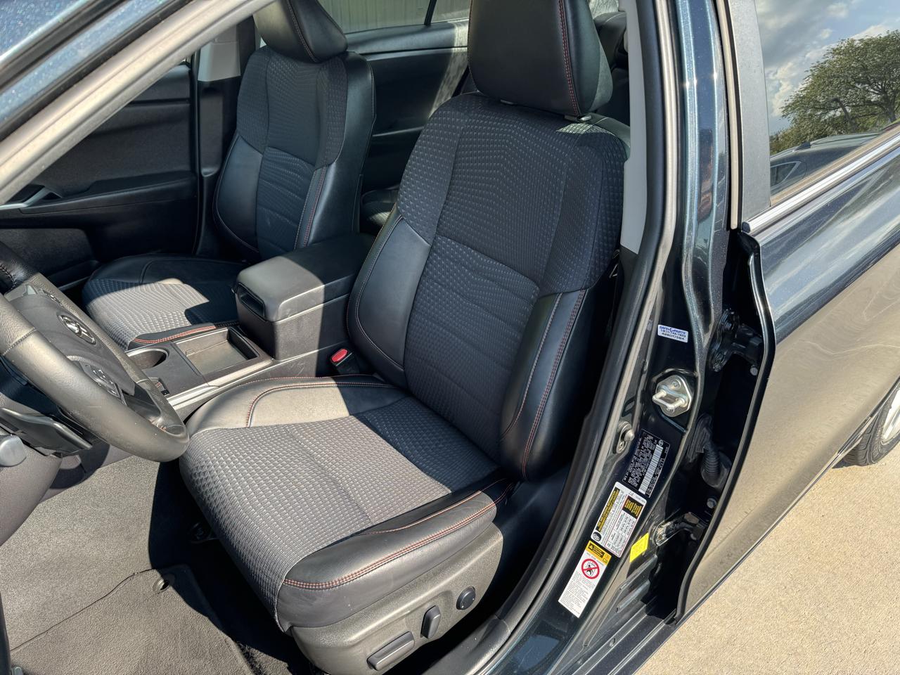 Toyota Camry 4dr Sdn I4 Auto XLE (Natl) 2015