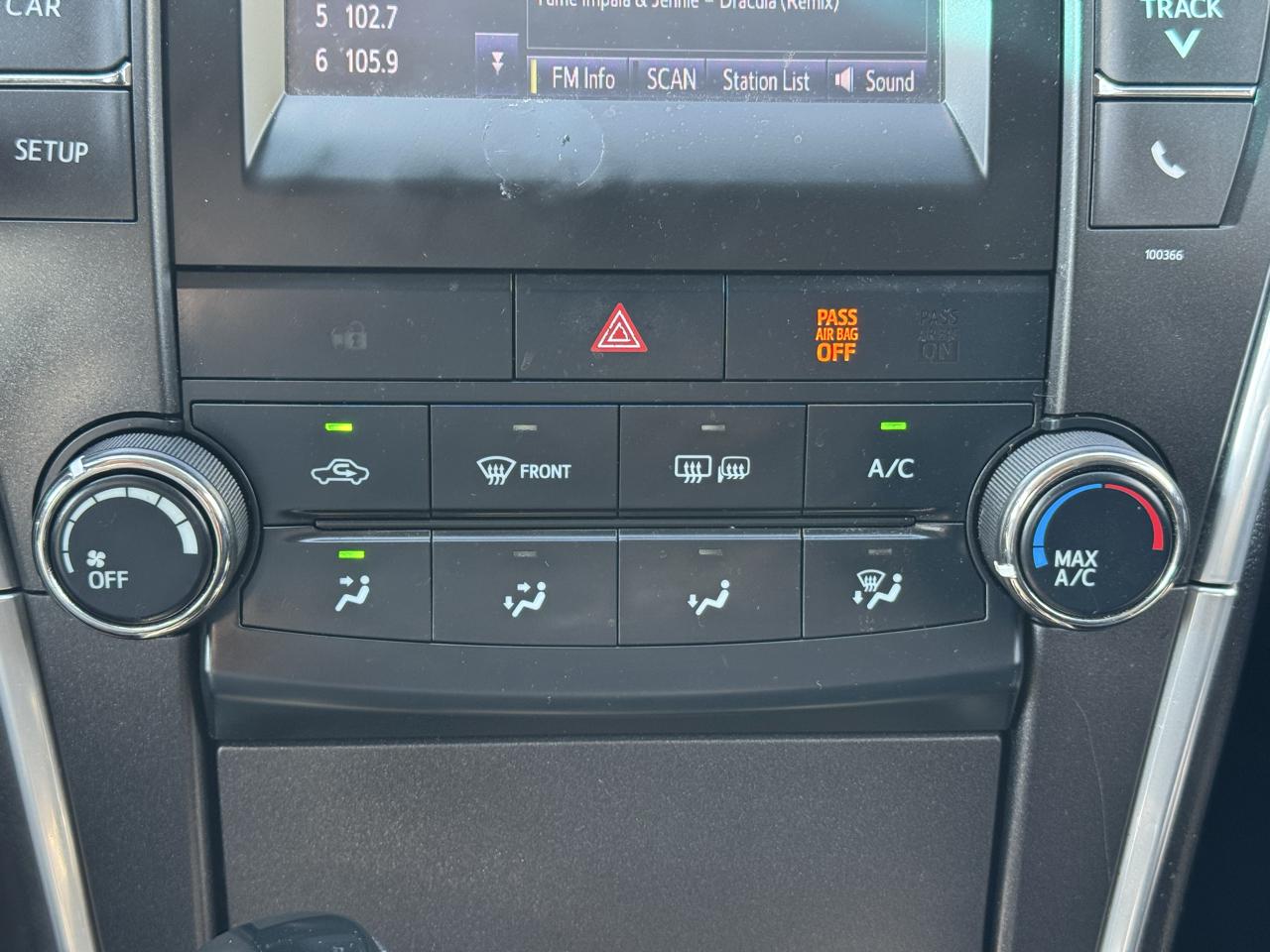 Toyota Camry 4dr Sdn I4 Auto XLE (Natl) 2015