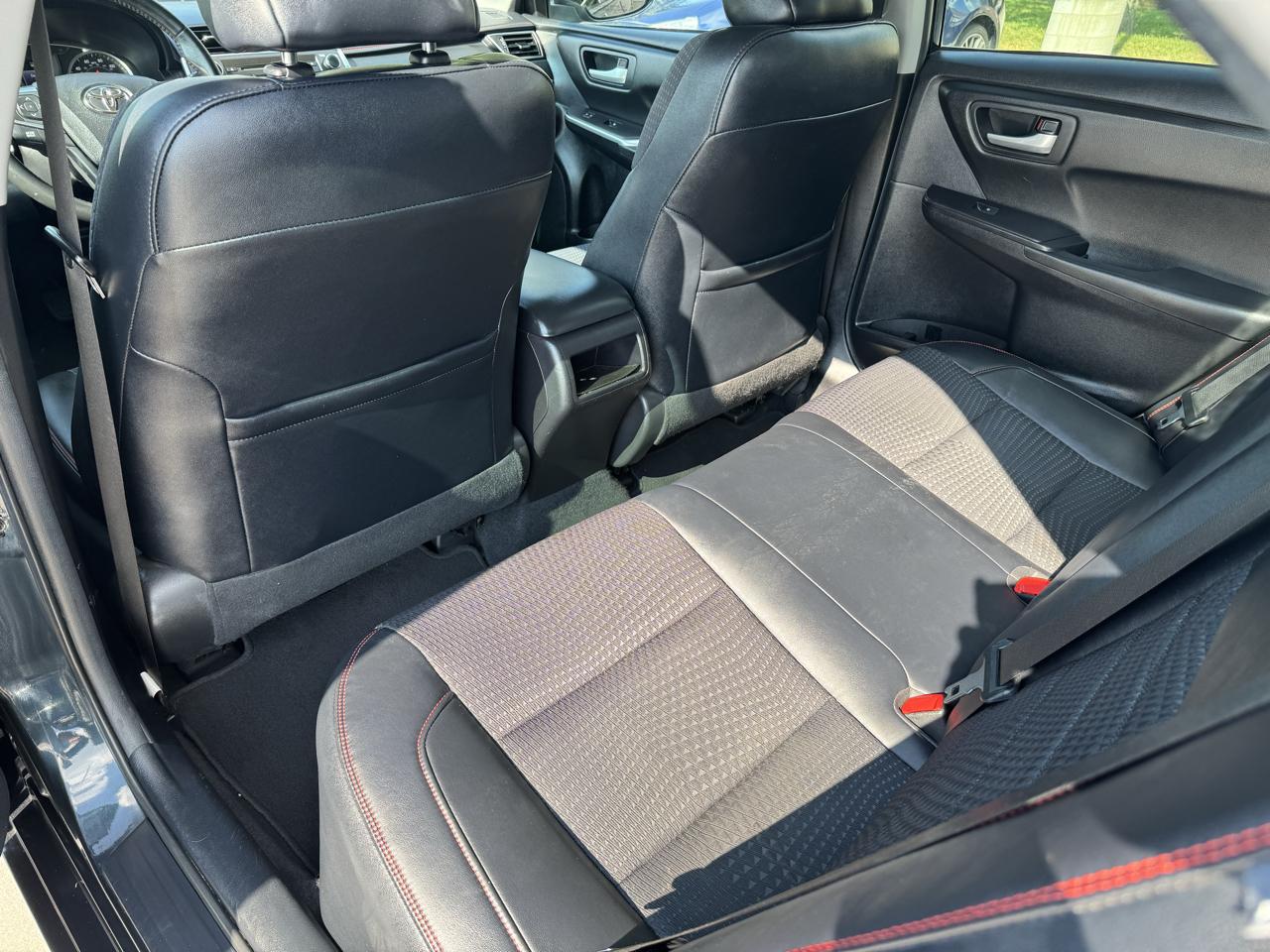 Toyota Camry 4dr Sdn I4 Auto XLE (Natl) 2015