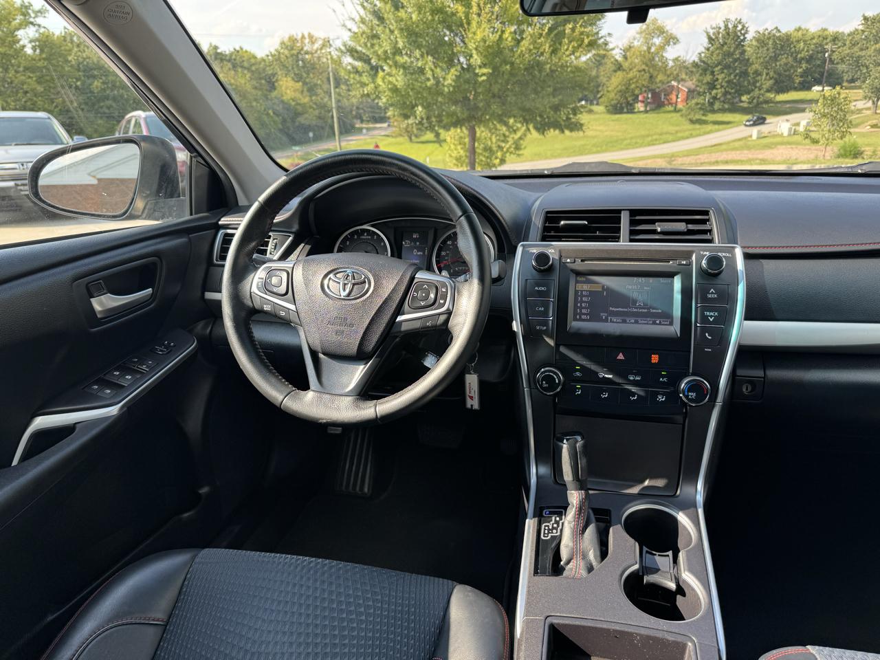 Toyota Camry 4dr Sdn I4 Auto XLE (Natl) 2015
