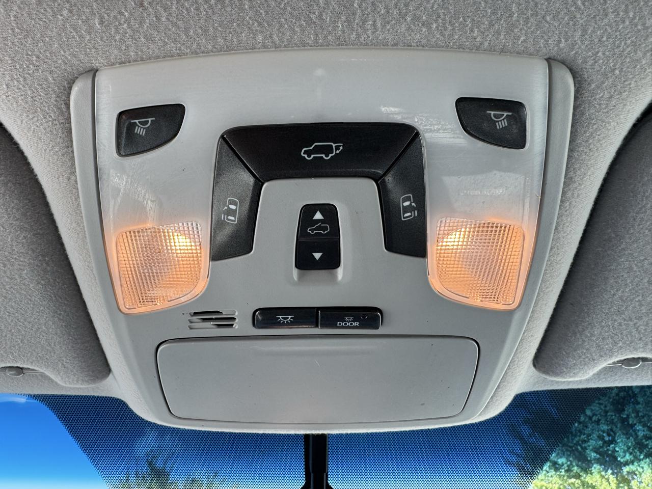 Toyota Sienna 5dr 8-Pass Van V6 XLE FWD (Natl) 2014