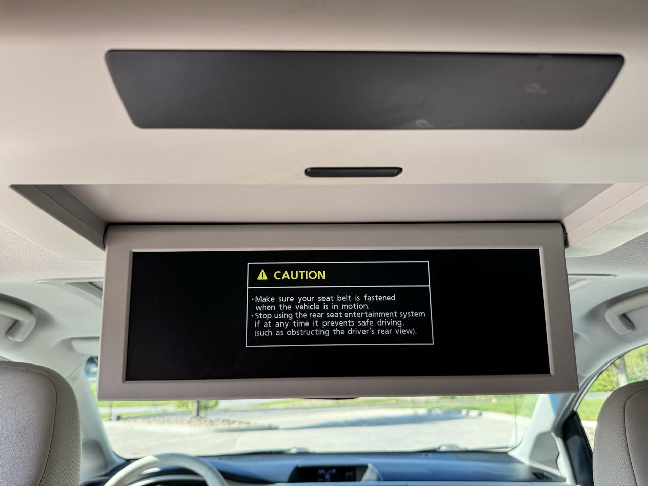 Toyota Sienna 5dr 8-Pass Van V6 XLE FWD (Natl) 2014