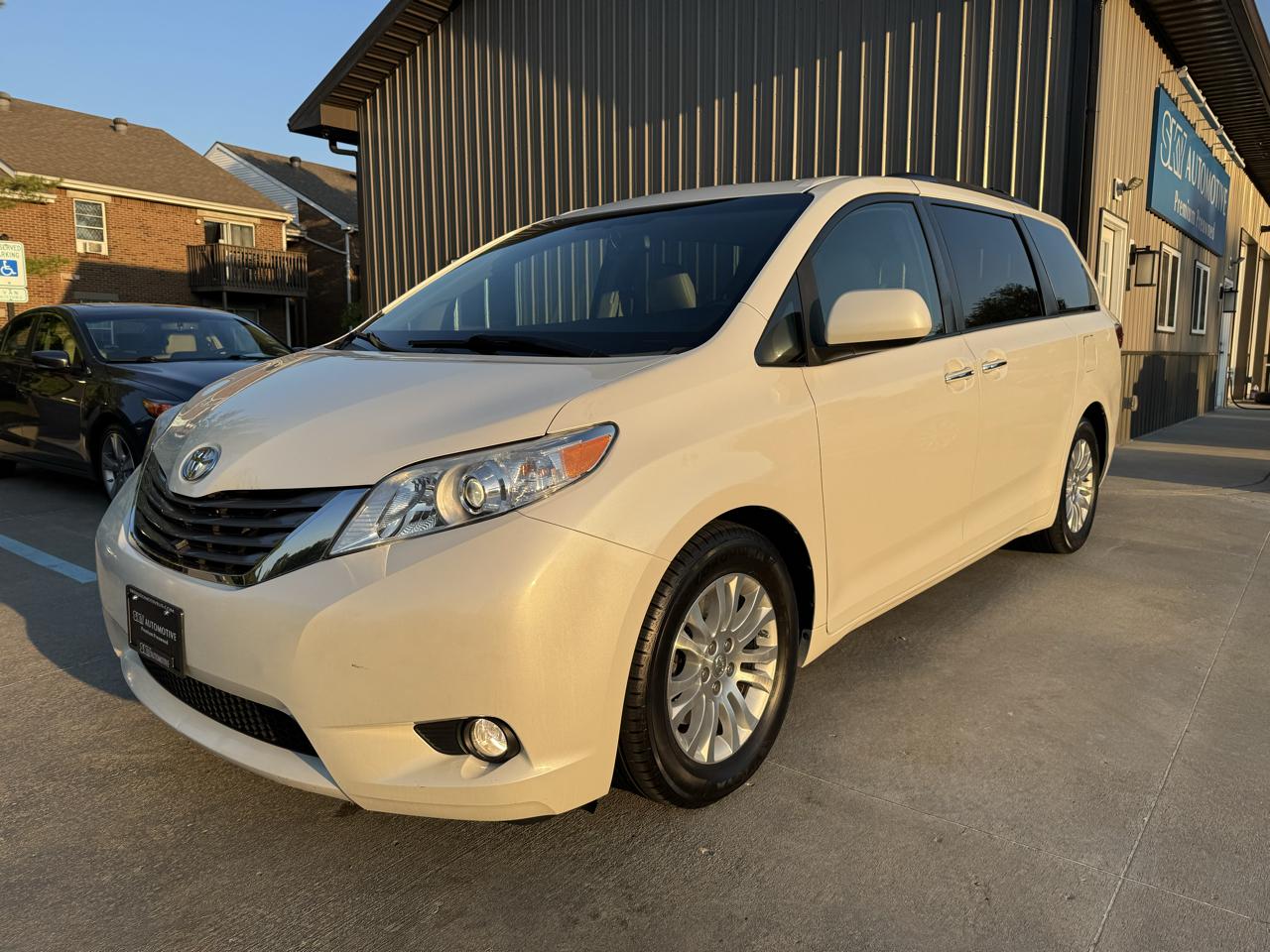 Toyota Sienna  2015