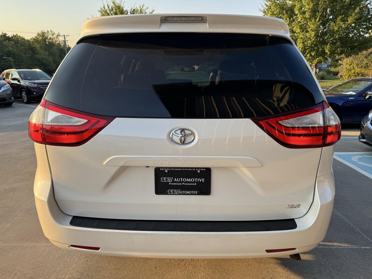 Toyota Sienna  2015