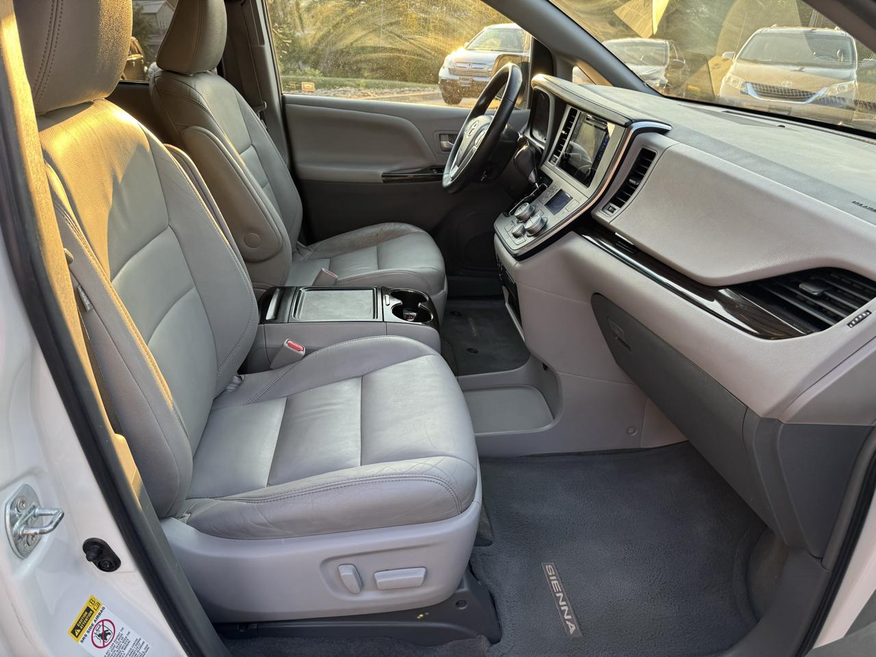 Toyota Sienna  2015