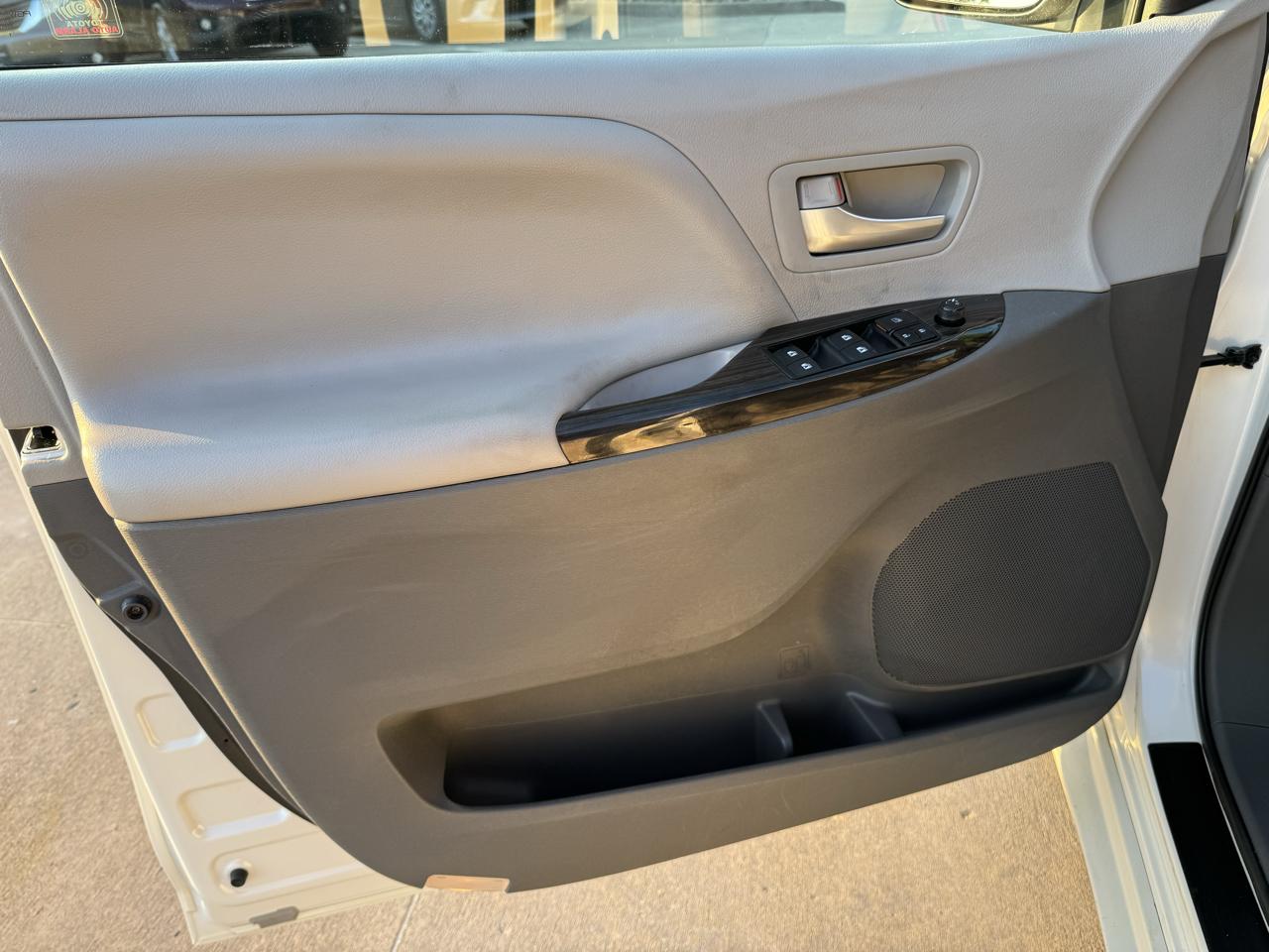 Toyota Sienna  2015
