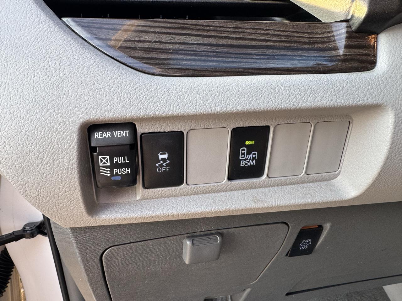 Toyota Sienna  2015