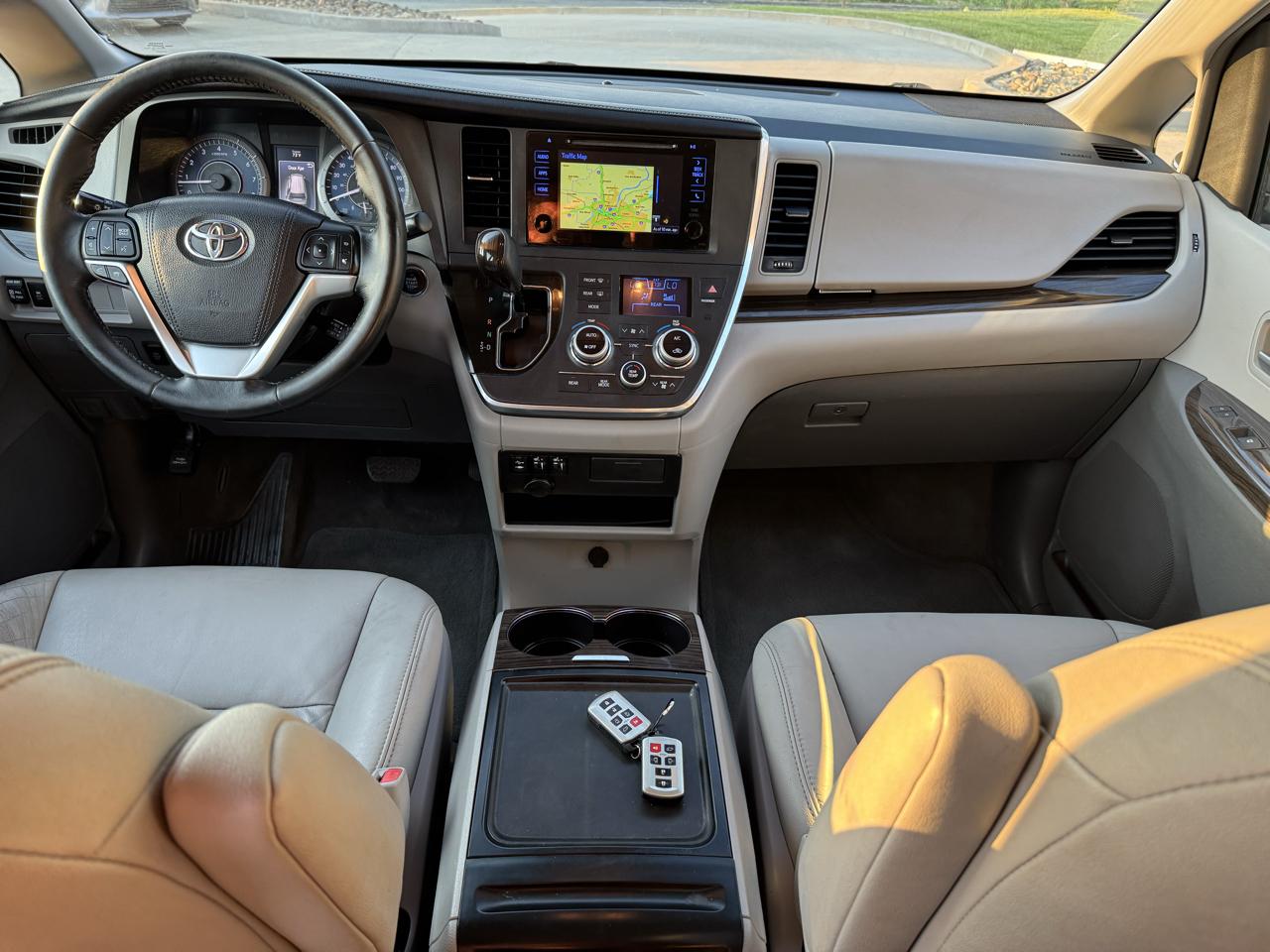 Toyota Sienna  2015