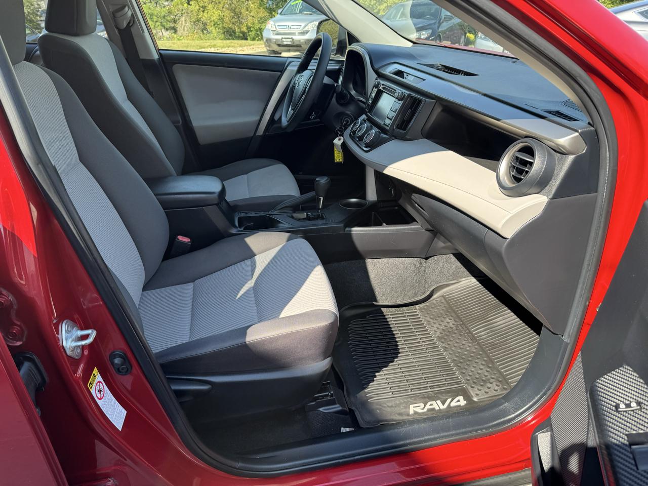 Toyota RAV4 FWD 4dr LE (Natl) 2014
