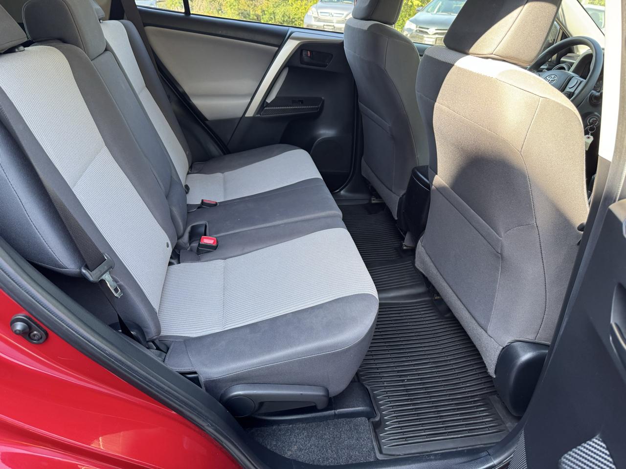 Toyota RAV4 FWD 4dr LE (Natl) 2014