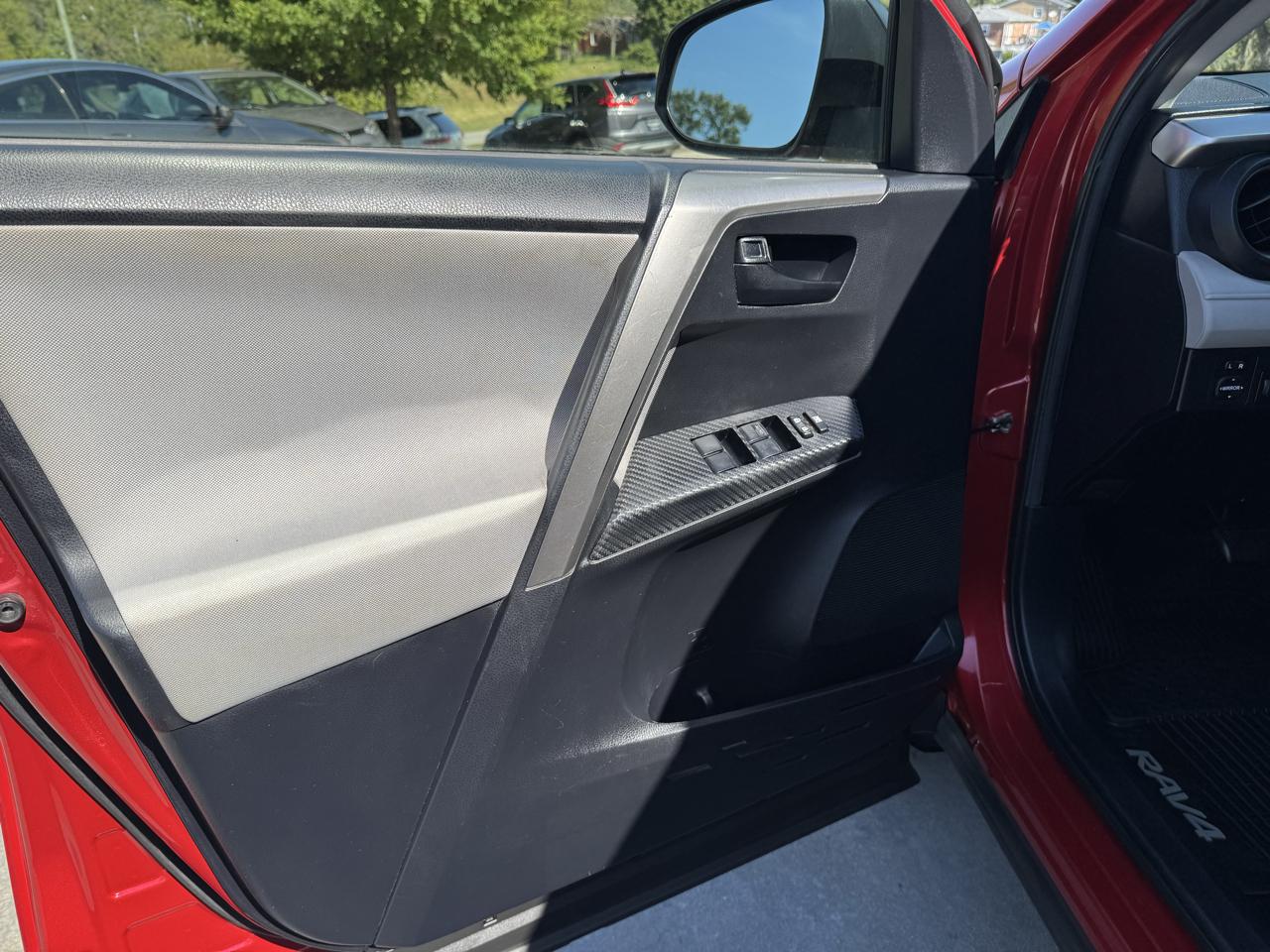 Toyota RAV4 FWD 4dr LE (Natl) 2014