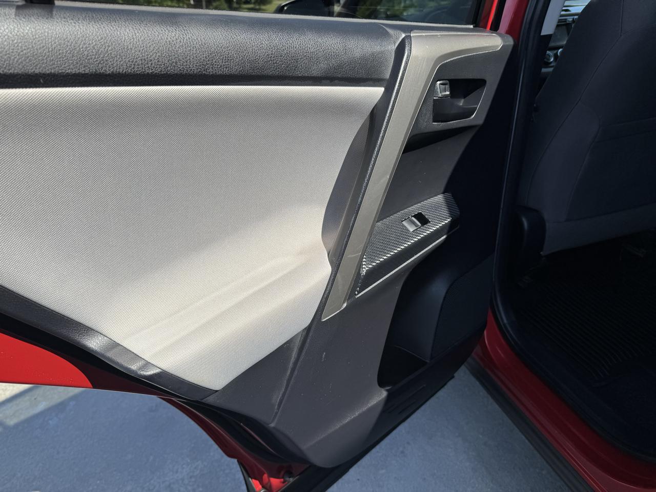 Toyota RAV4 FWD 4dr LE (Natl) 2014
