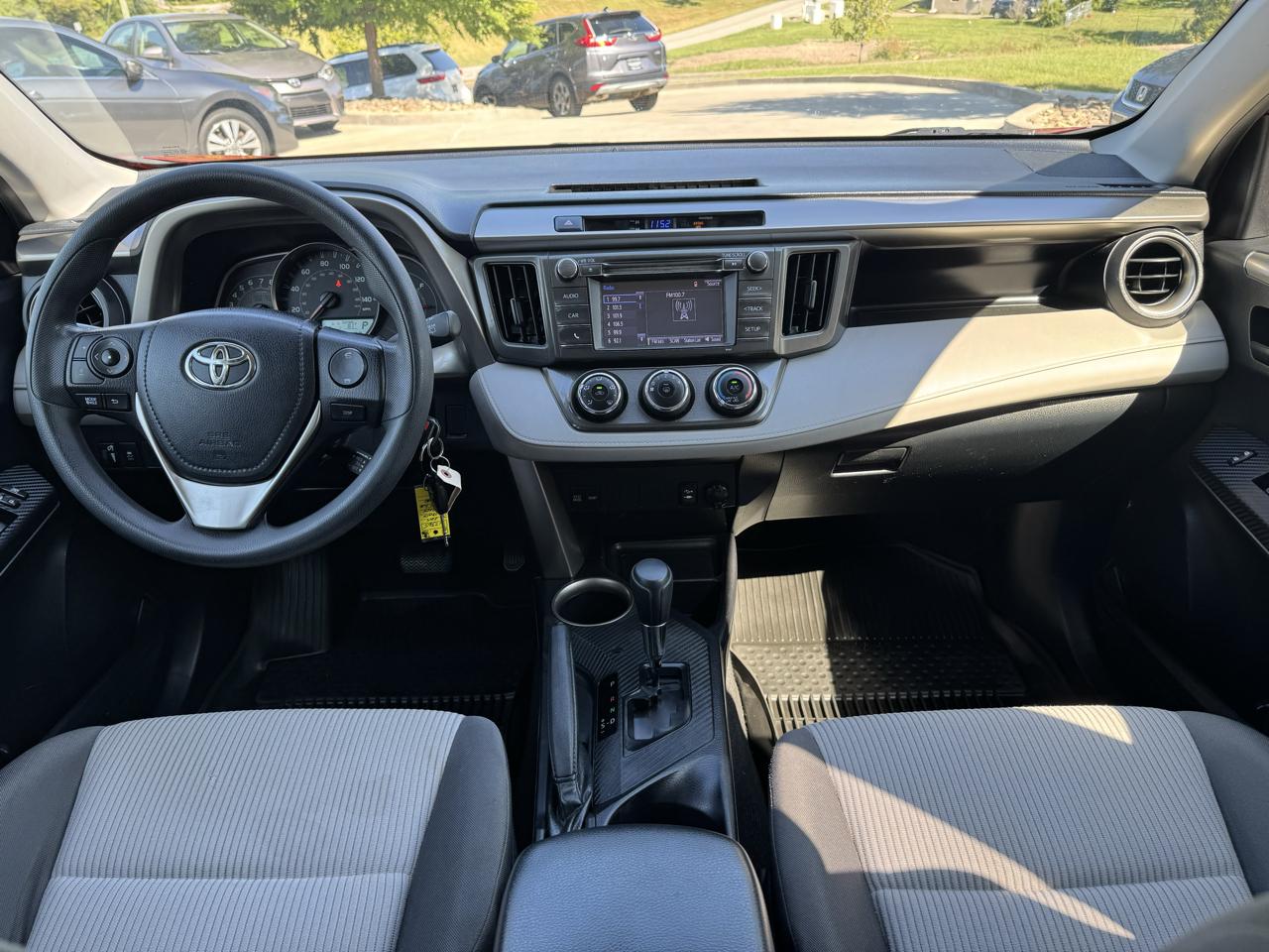 Toyota RAV4 FWD 4dr LE (Natl) 2014