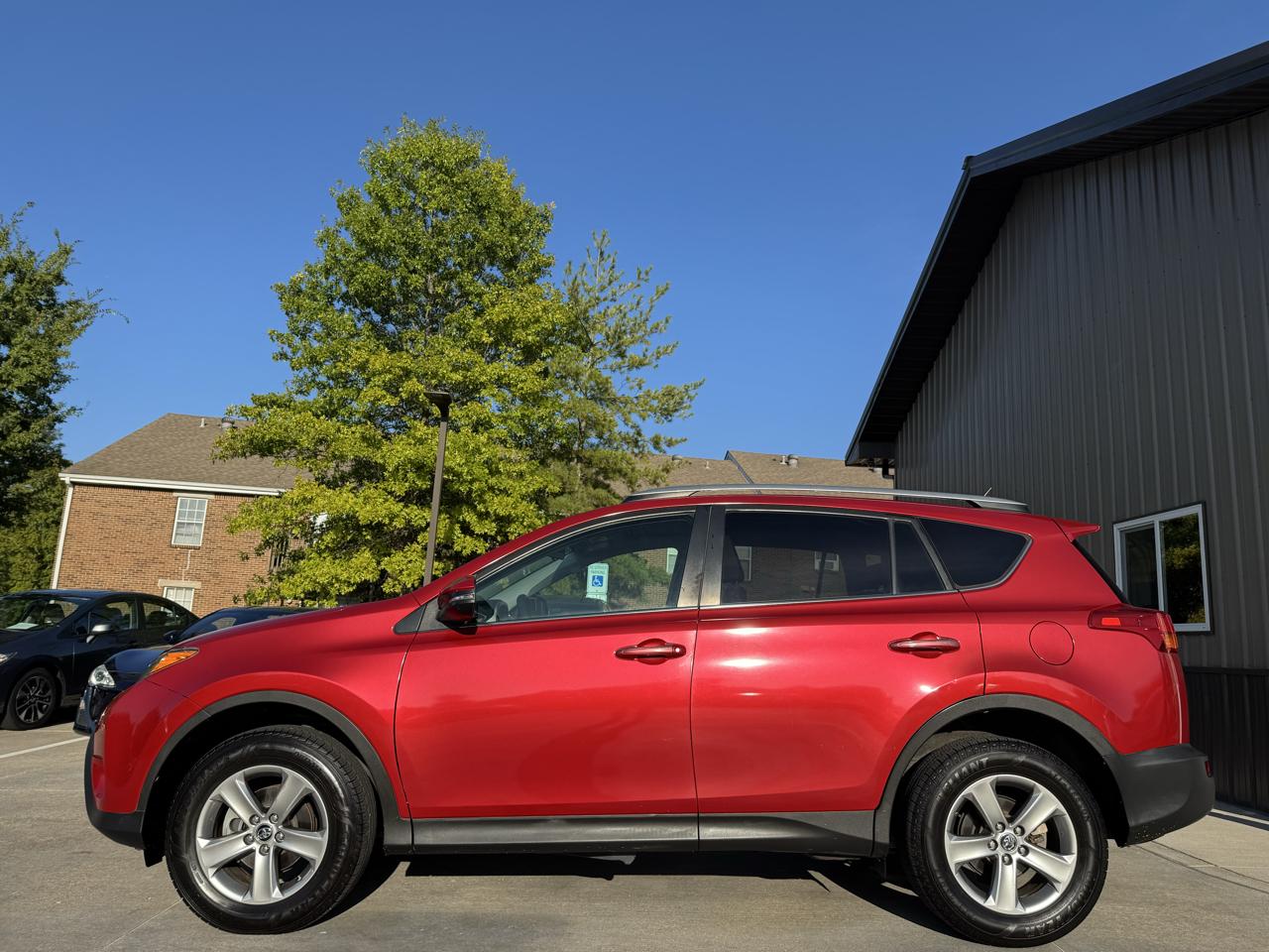 Toyota RAV4 FWD 4dr XLE (Natl) 2015