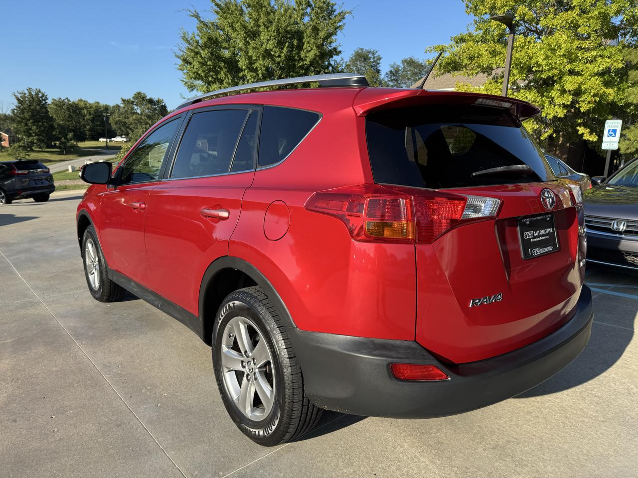 Toyota RAV4 FWD 4dr XLE (Natl) 2015