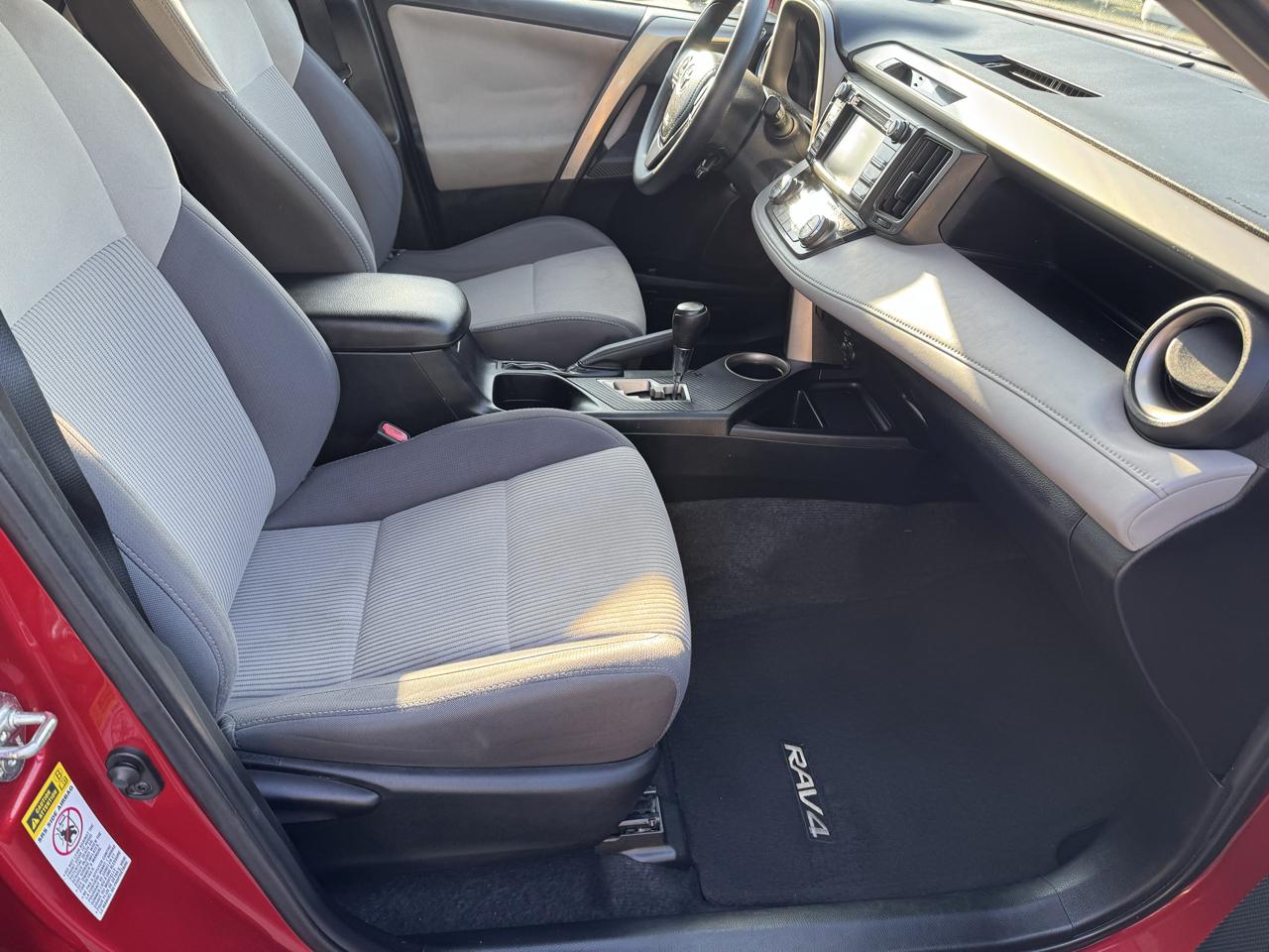 Toyota RAV4 FWD 4dr XLE (Natl) 2015