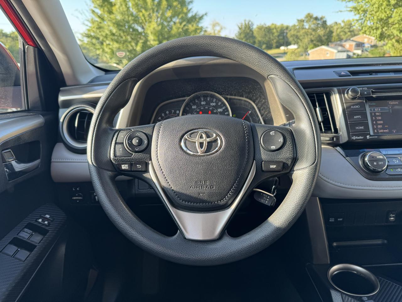 Toyota RAV4 FWD 4dr XLE (Natl) 2015