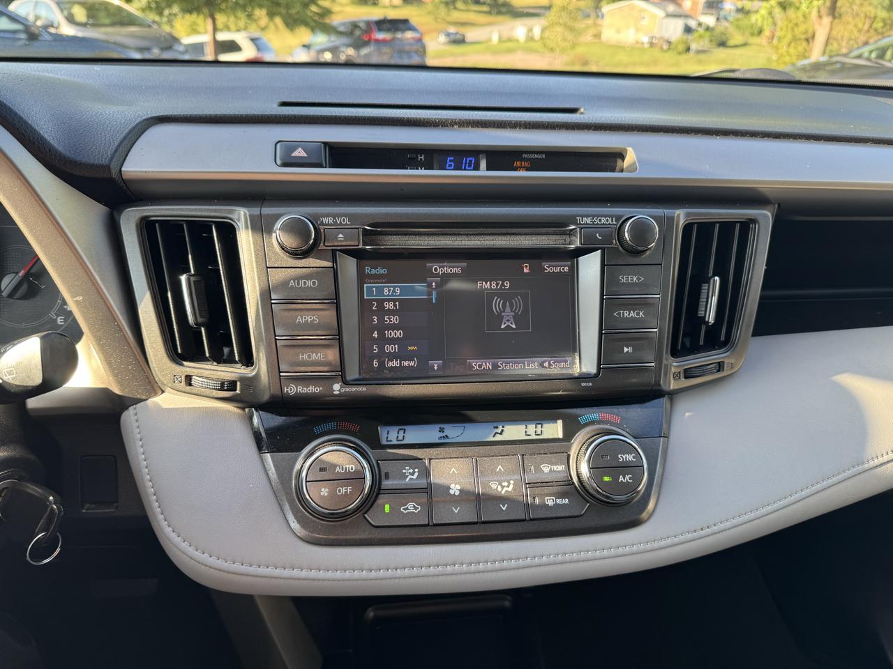 Toyota RAV4 FWD 4dr XLE (Natl) 2015