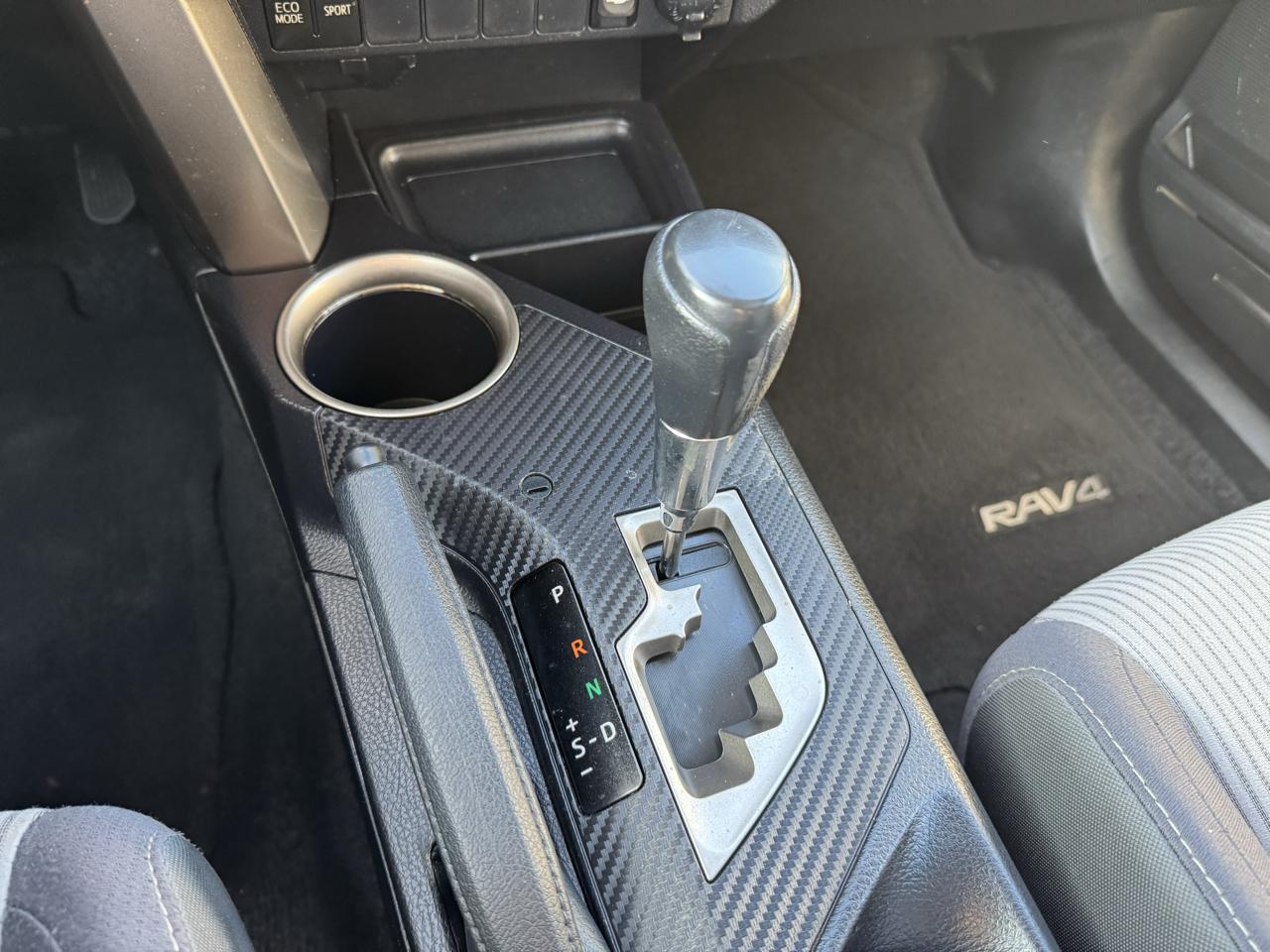 Toyota RAV4 FWD 4dr XLE (Natl) 2015