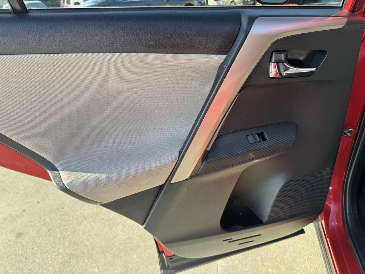 Toyota RAV4 FWD 4dr XLE (Natl) 2015