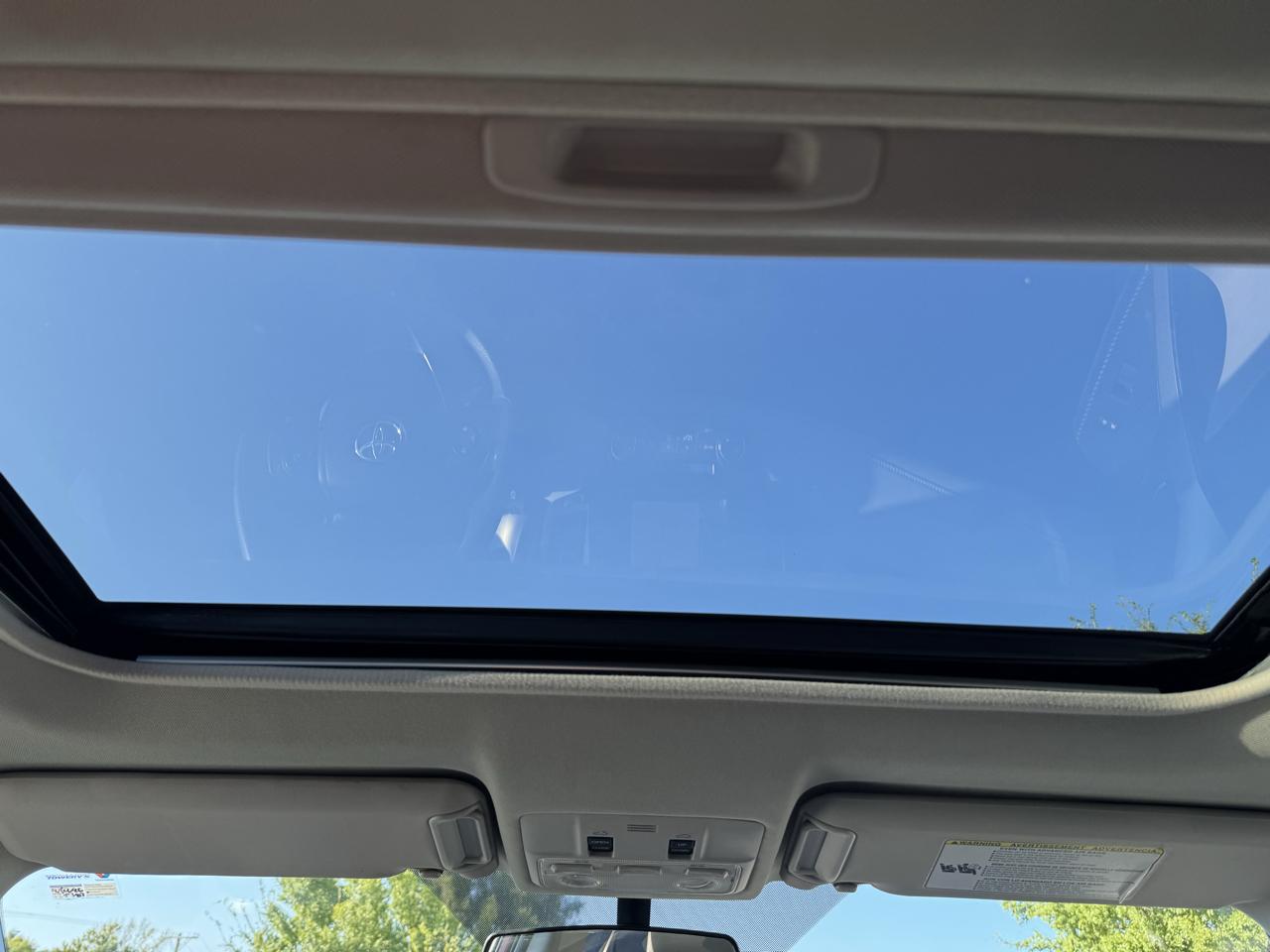 Toyota RAV4 FWD 4dr XLE (Natl) 2015
