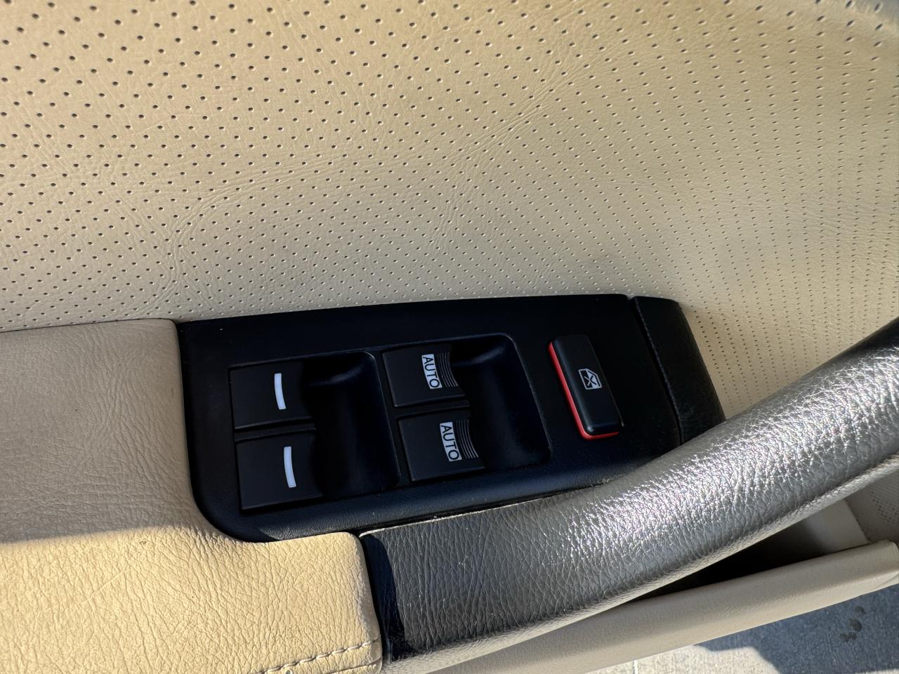 Acura TL 4dr Sdn AT Navigation System 2006
