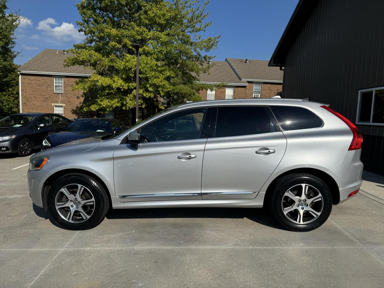 Volvo XC60 2015.5 AWD 4dr T6 Platinum 2015