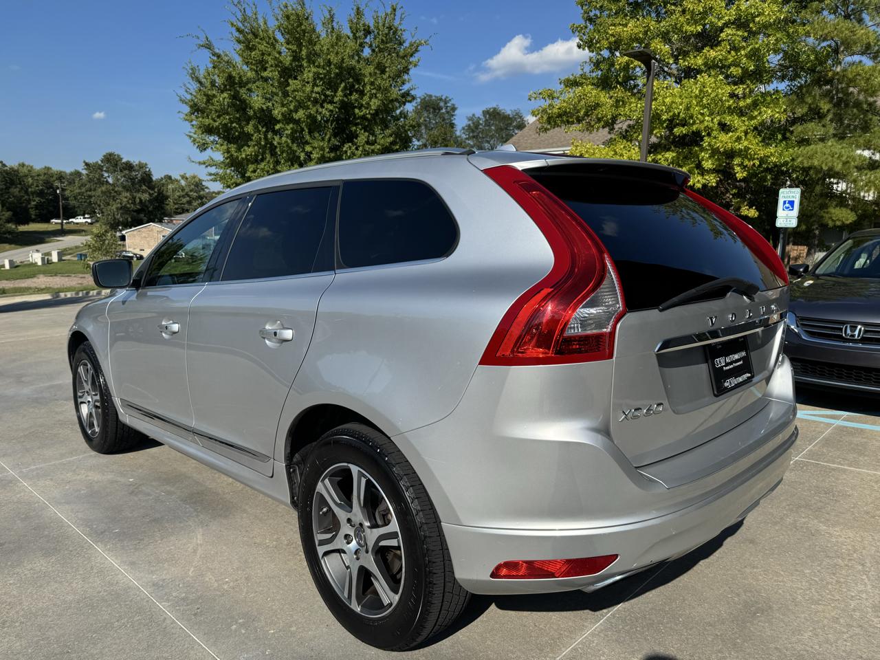 Volvo XC60 2015.5 AWD 4dr T6 Platinum 2015
