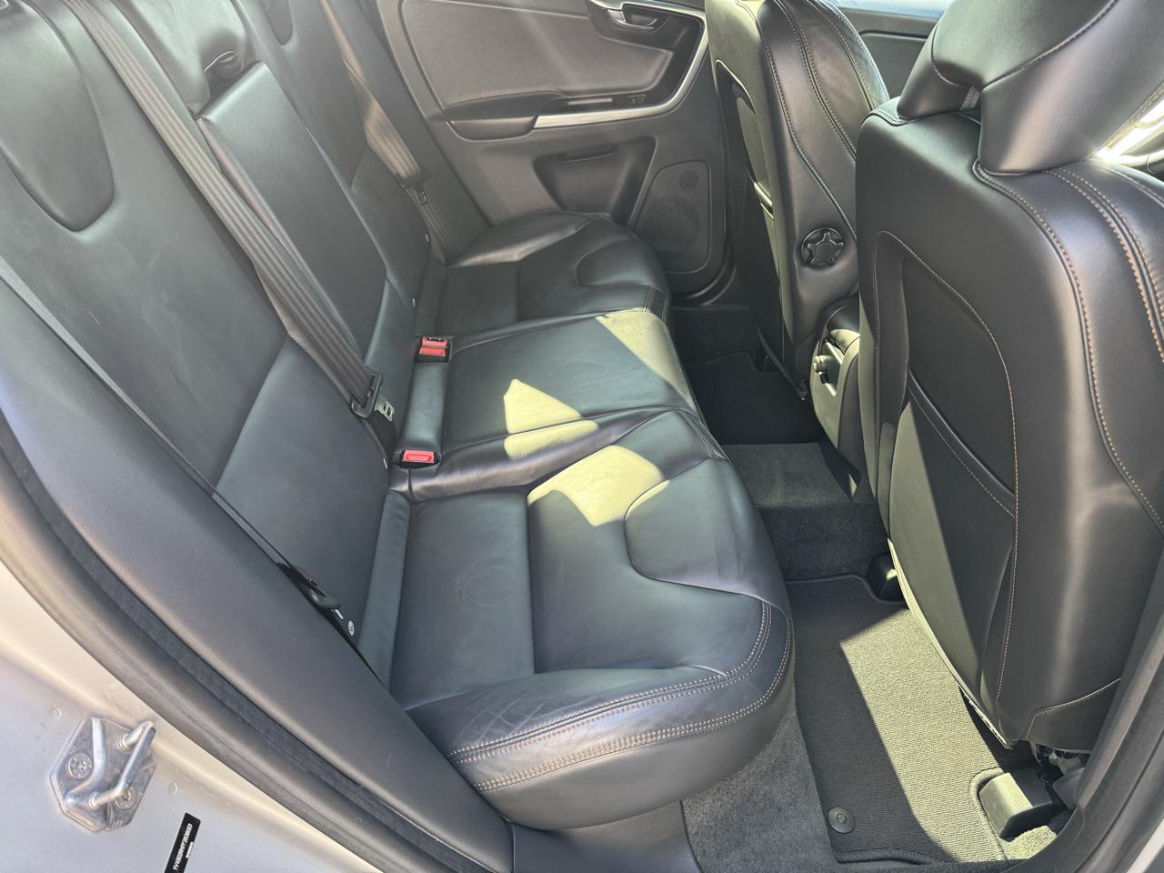 Volvo XC60 2015.5 AWD 4dr T6 Platinum 2015