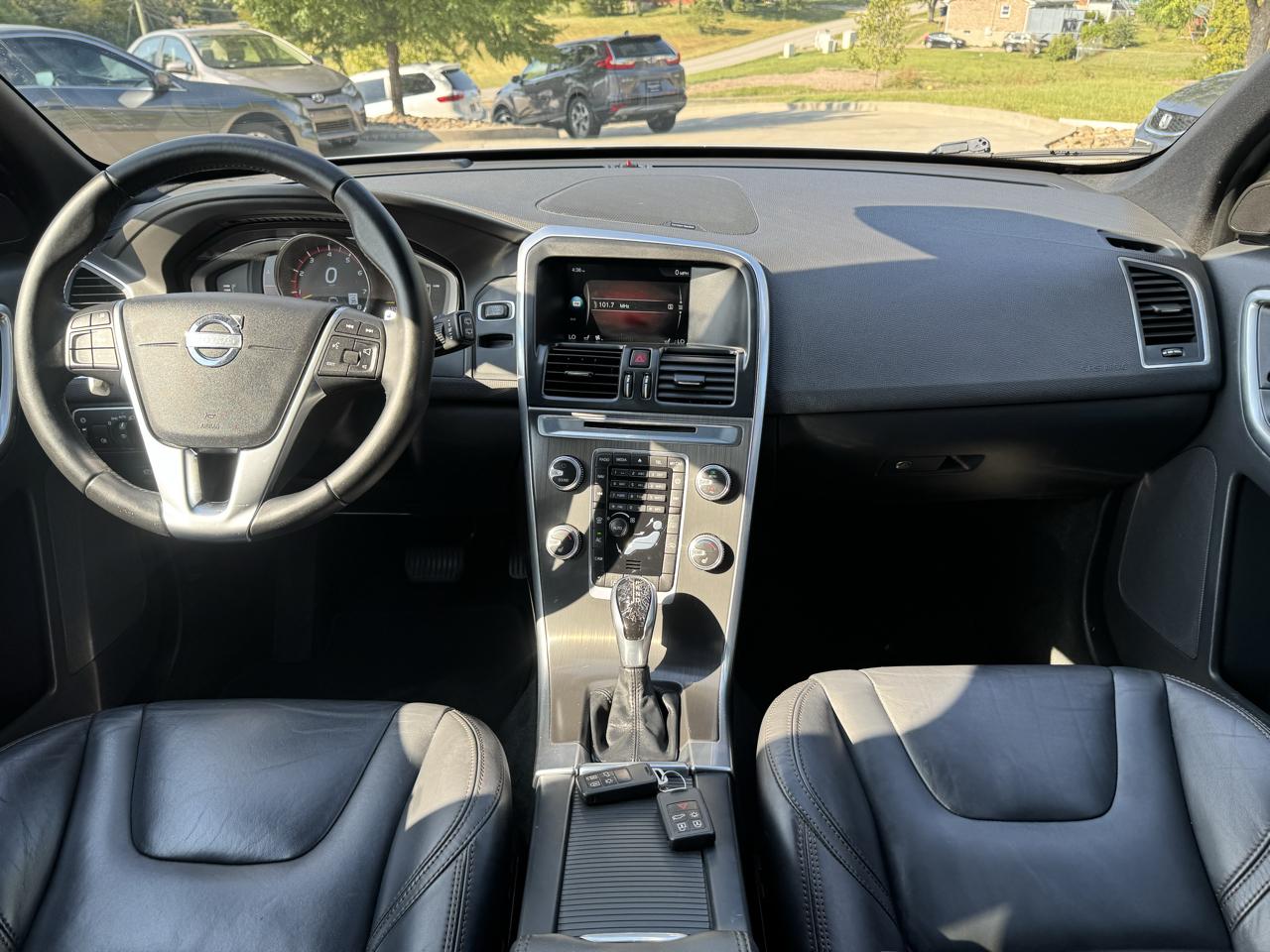 Volvo XC60 2015.5 AWD 4dr T6 Platinum 2015