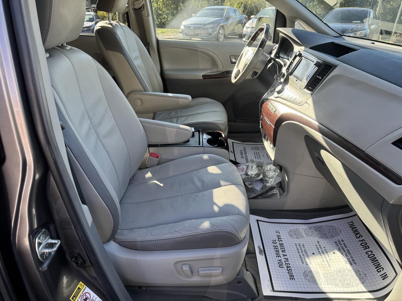 Toyota Sienna  2011