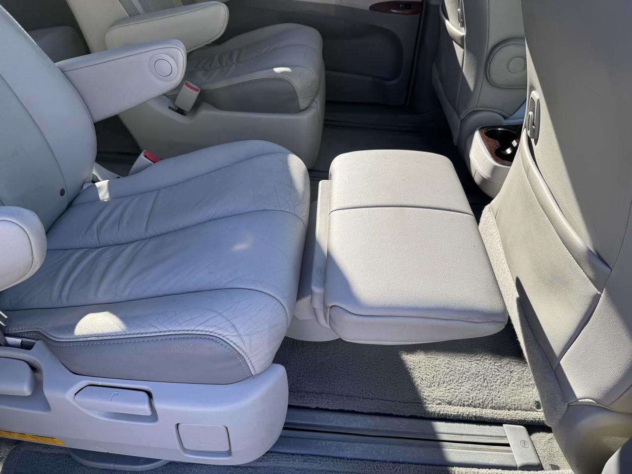 Toyota Sienna  2011