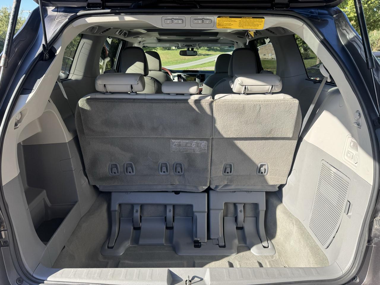 Toyota Sienna  2011